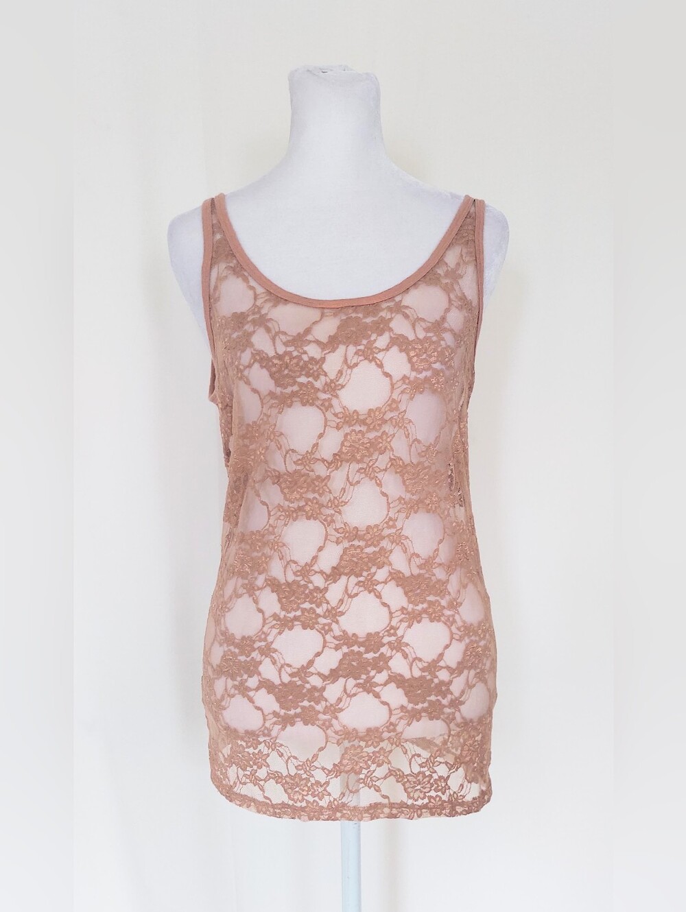 NY & Company Sleeveless Sheer Lace Tank Top Size Medium